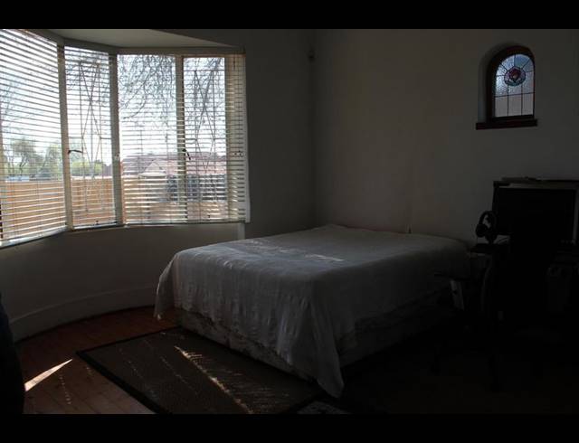 3 BEDROOM HOUSE FOR SALE IN KENSINGTON